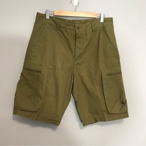 Nike Men's Woven Olive Green Cargo Casual Shorts ( 613644-322 ) SIZE 32